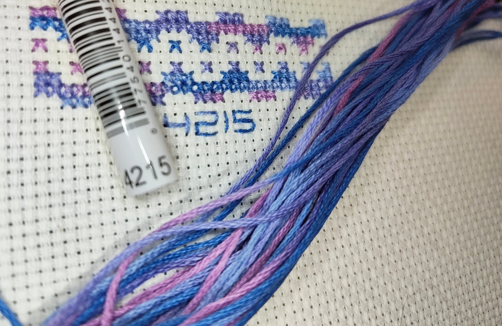 Colour Variations – Unicorn’s Tail DMC 4215 Review